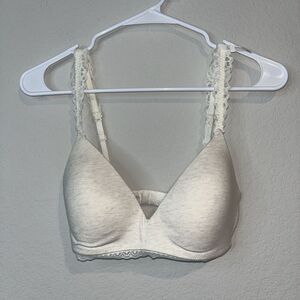 NWT Aerie 32D Woman’s Wireless Beige Bra Lace Detail Straps Light Padding